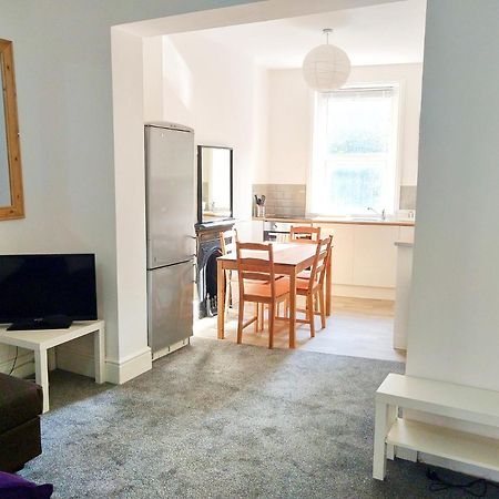 Entire Floor 2 Bedrooms On Westcliff Bornemouth Extérieur photo