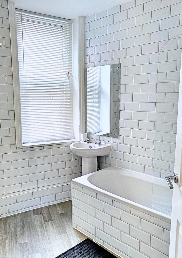 Entire Floor 2 Bedrooms On Westcliff Bornemouth Extérieur photo